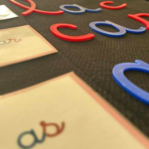 Alphabet mobile Montessori cursif + livret pédagogique – Lettres ...